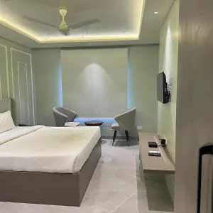 Hotel The Urban, Varanasi